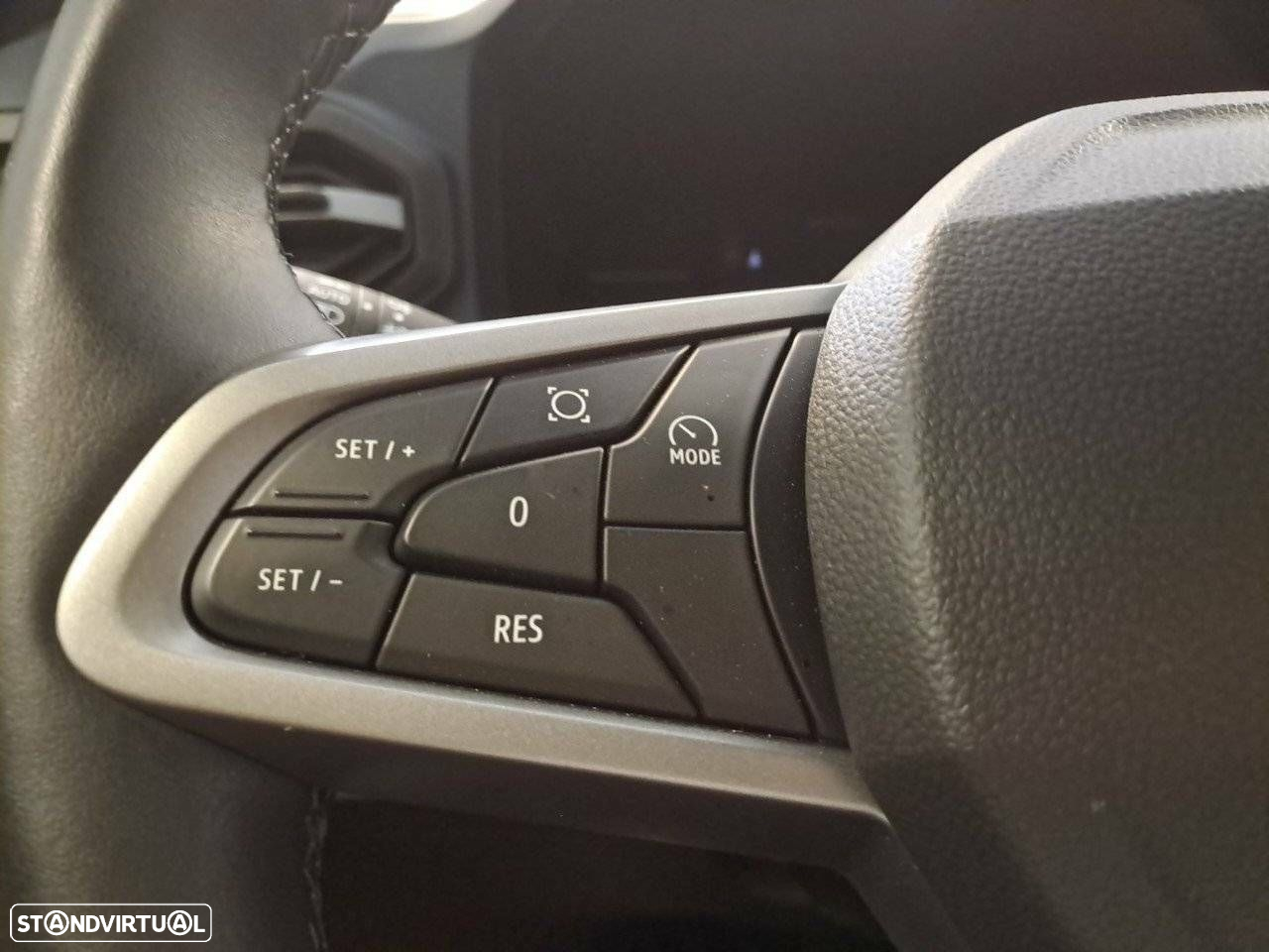 Dacia Duster 1.6 Hybrid Journey - 16