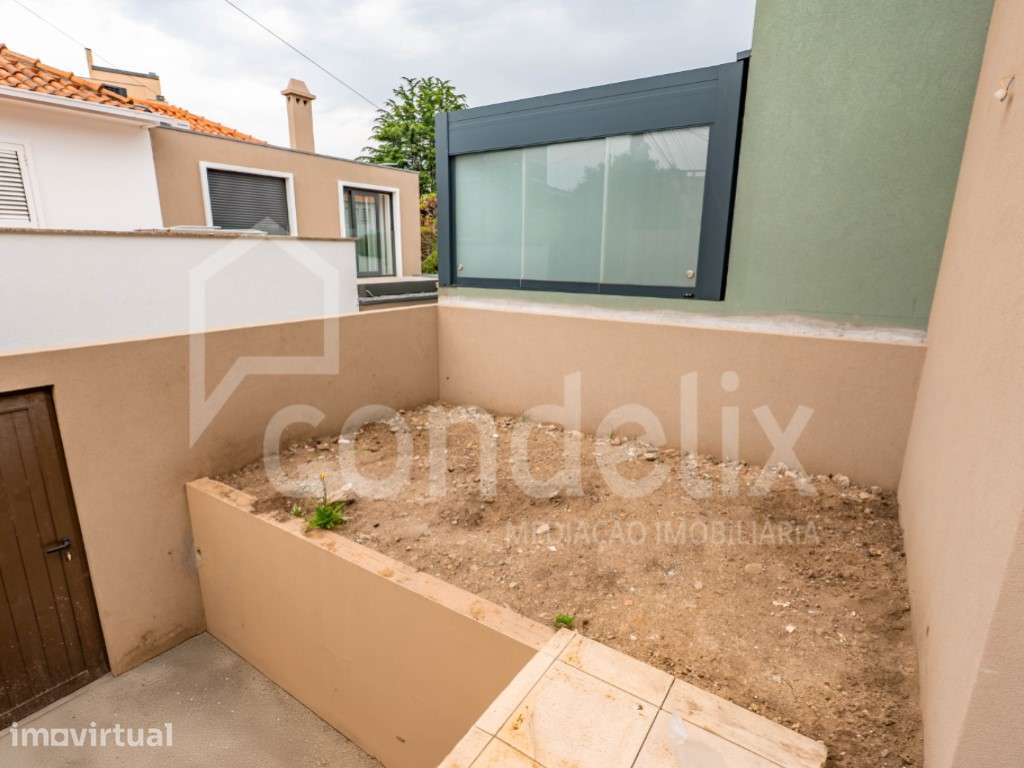 Moradia T2 · totalmente remodelada · Bairro da Vilarinha, Porto - Grande imagem: 5/30