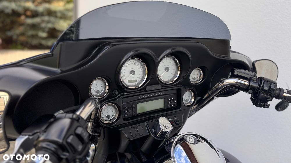 Harley-Davidson Touring Street Glide - 21