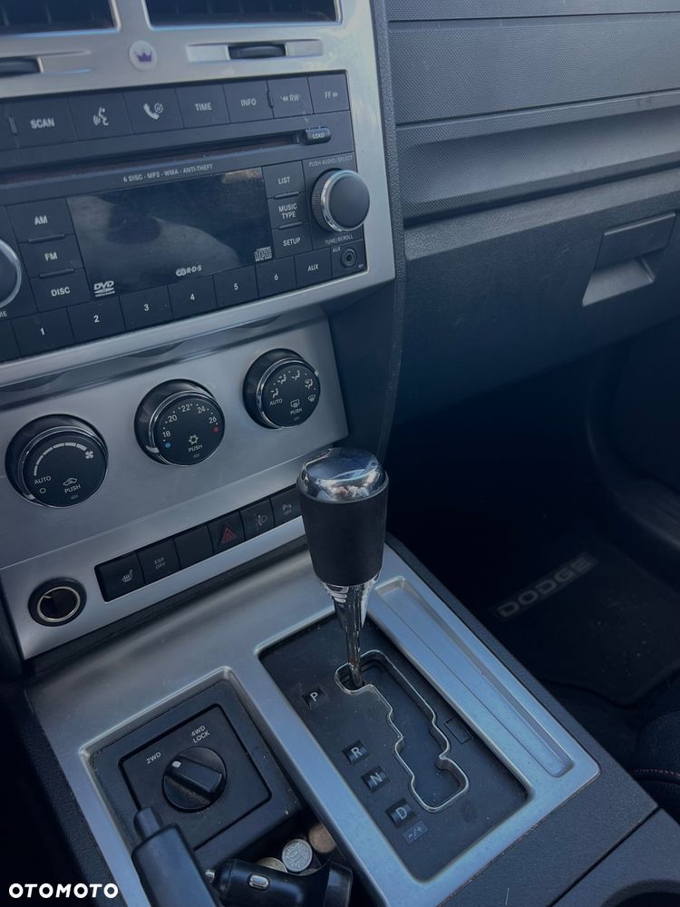 Dodge Nitro 2.8 CRD RT - 7