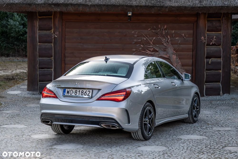 Mercedes-Benz CLA 250 7G-DCT AMG Line - 5