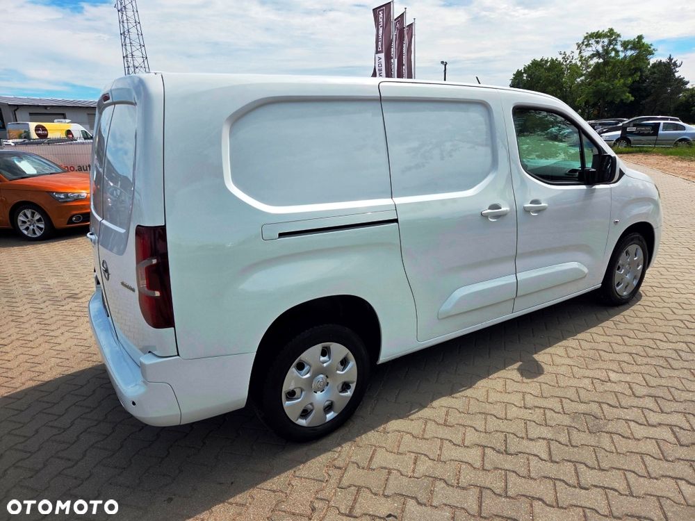 Opel COMBO - 8
