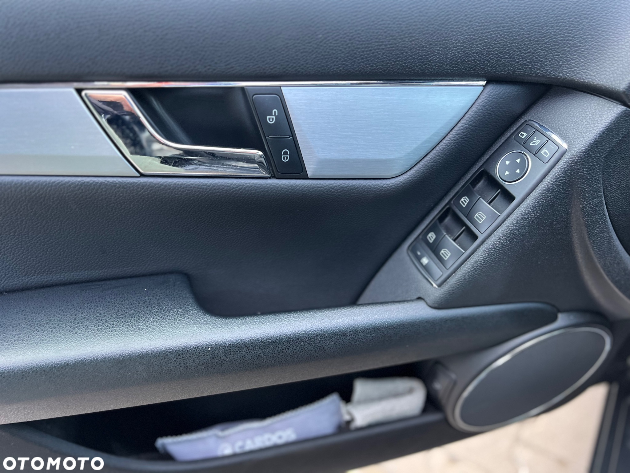 Mercedes-Benz Klasa C 180 CGI Automatik BlueEFFICIENCY Avantgarde - 20