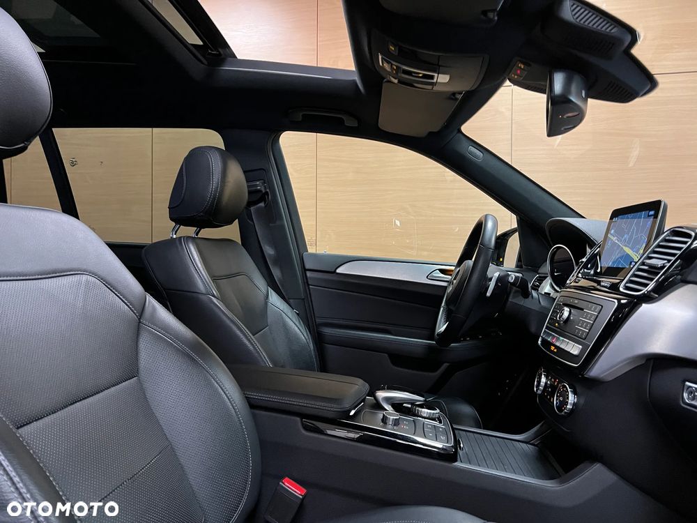 Mercedes-Benz GLS - 7