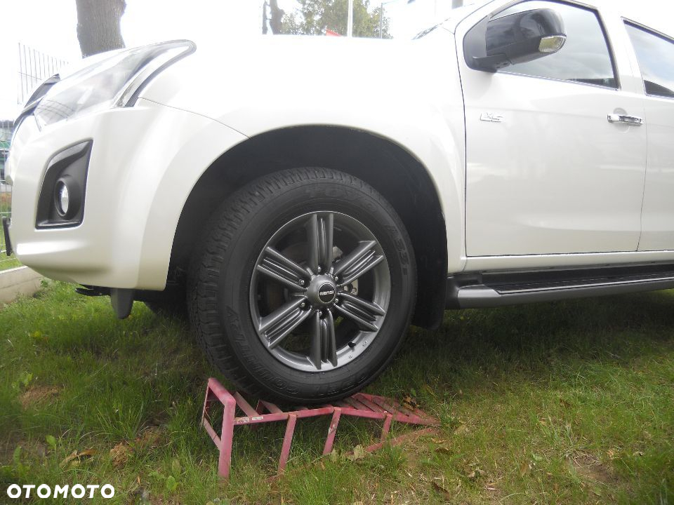 DEKIELEK kołpak FELGI 18 ALU oryginalny  D-max  GRAFITOWA - 8