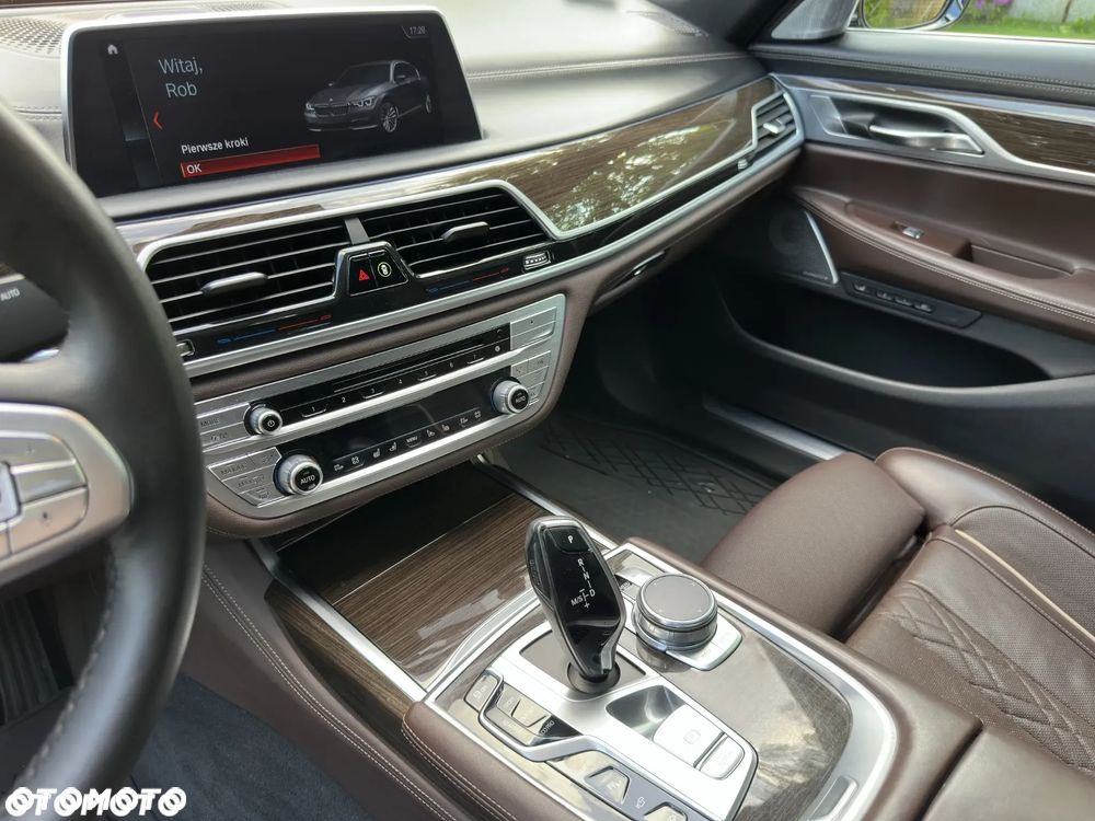 BMW Seria 7 740Le xDrive iPerformance - 22