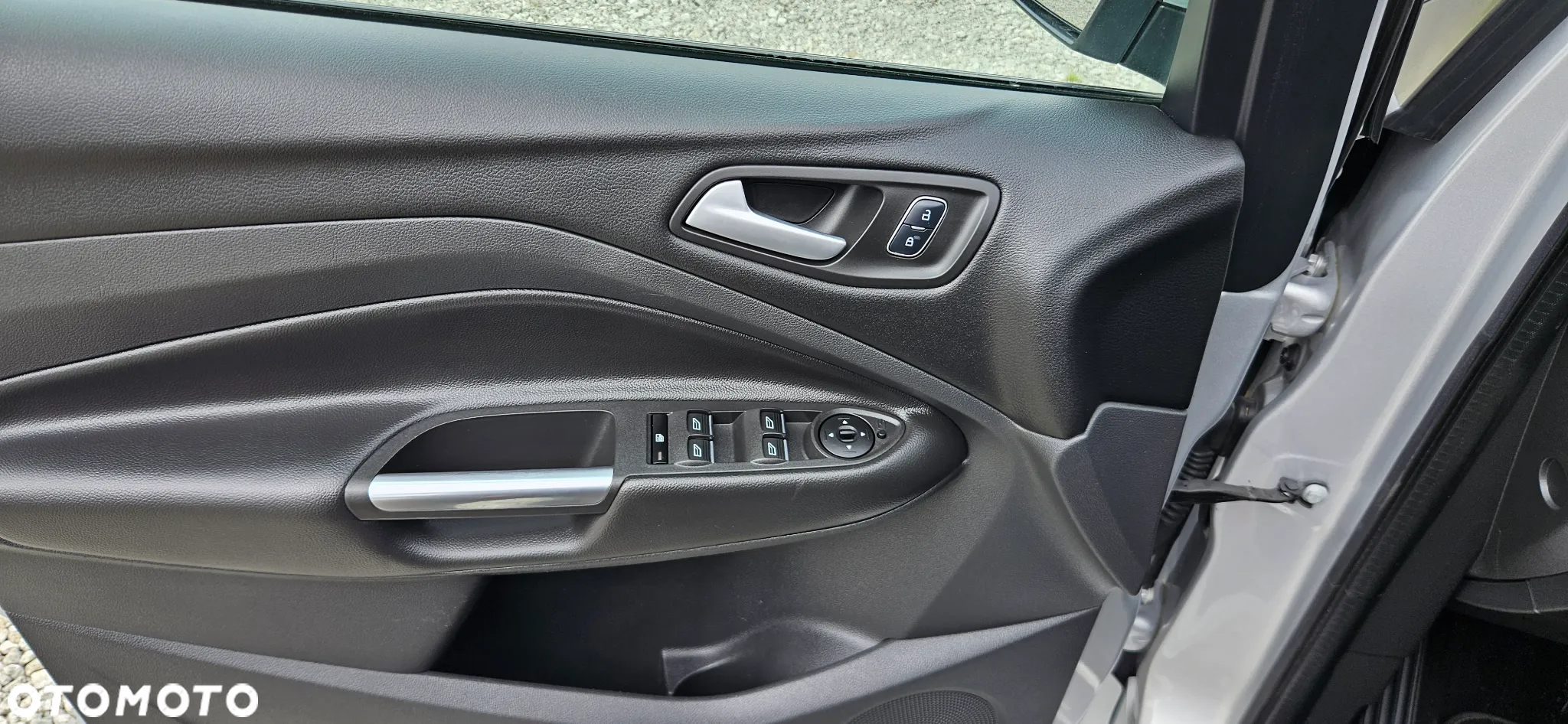 Ford Kuga 2.0 TDCi 2x4 ST-Line - 25