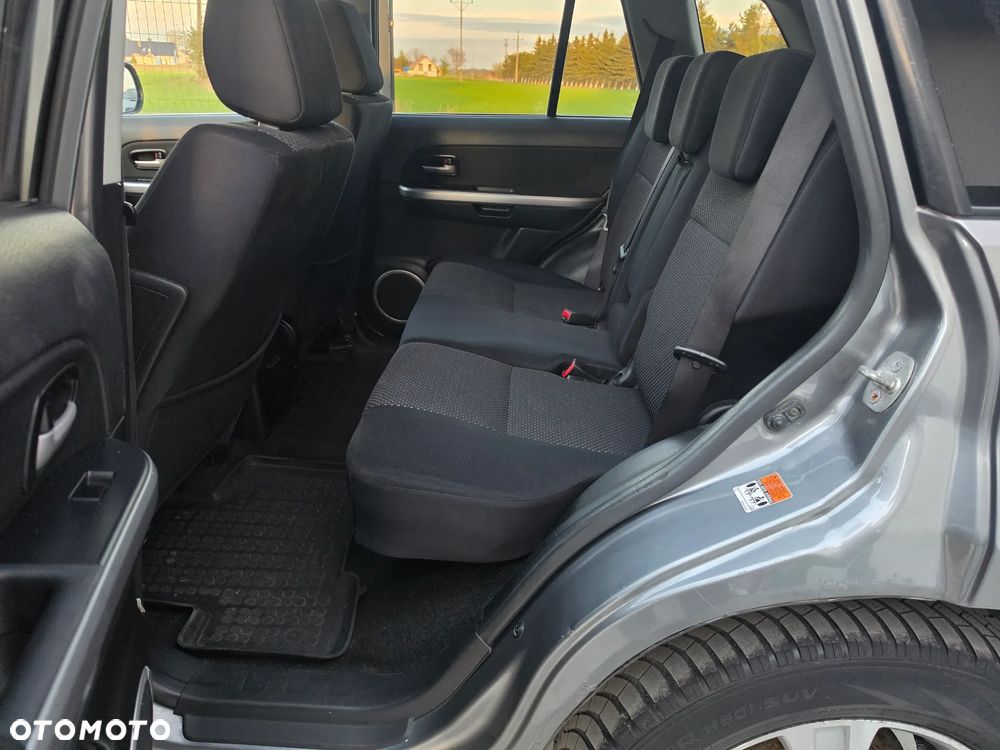 Suzuki Grand Vitara 2.0 - 21