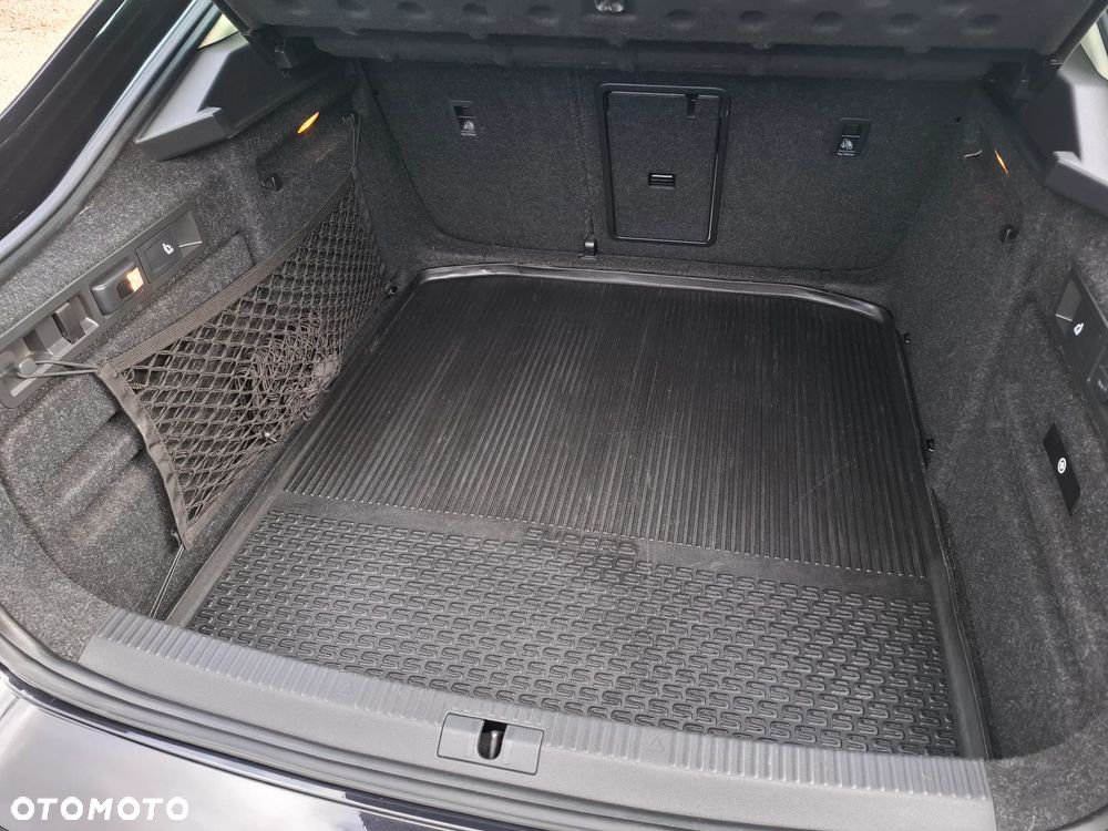 Skoda Superb 2.0 TDI L&K DSG - 8