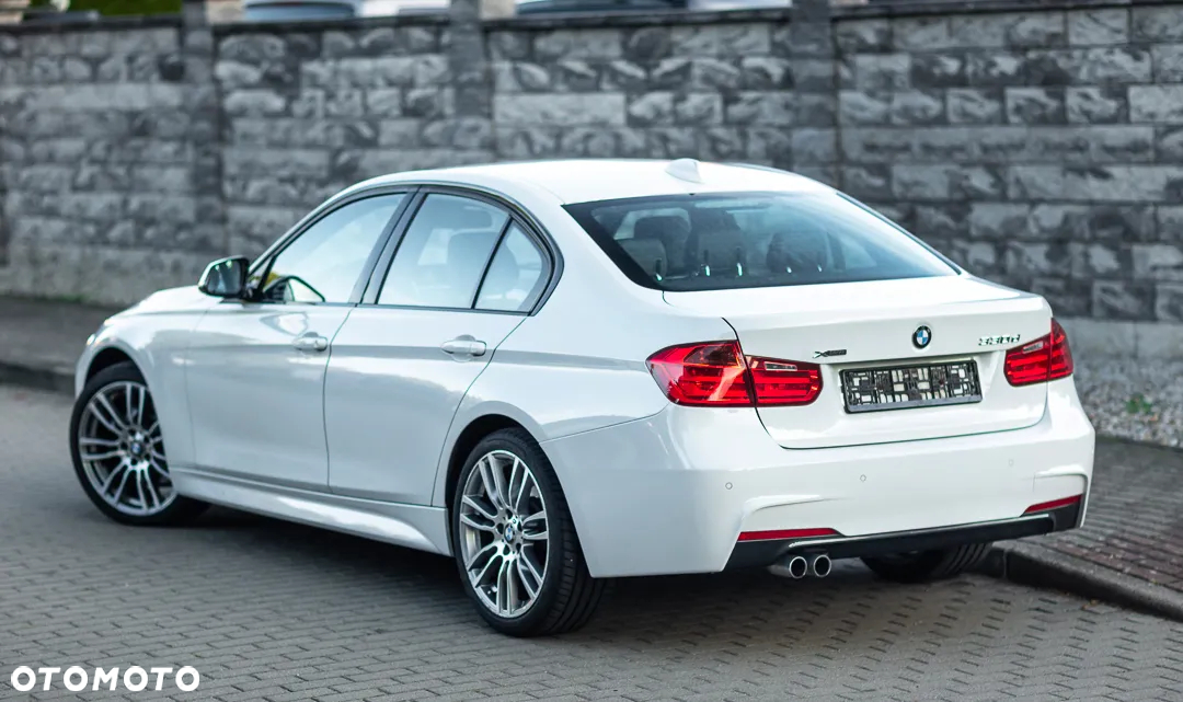 BMW Seria 3 330d xDrive M Sport - 16