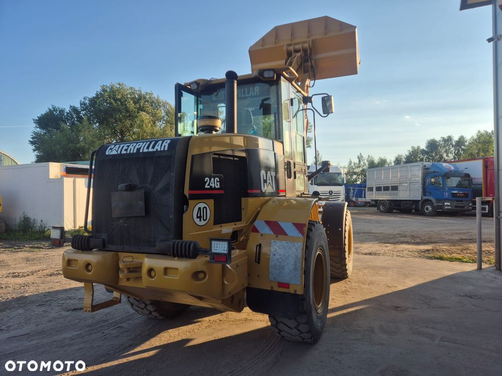 Zeppelin CAT 924G 4x4 ładowarka - 4