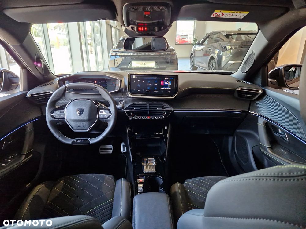 Peugeot 2008 PureTech mHEV GT E-DCS6 - 13