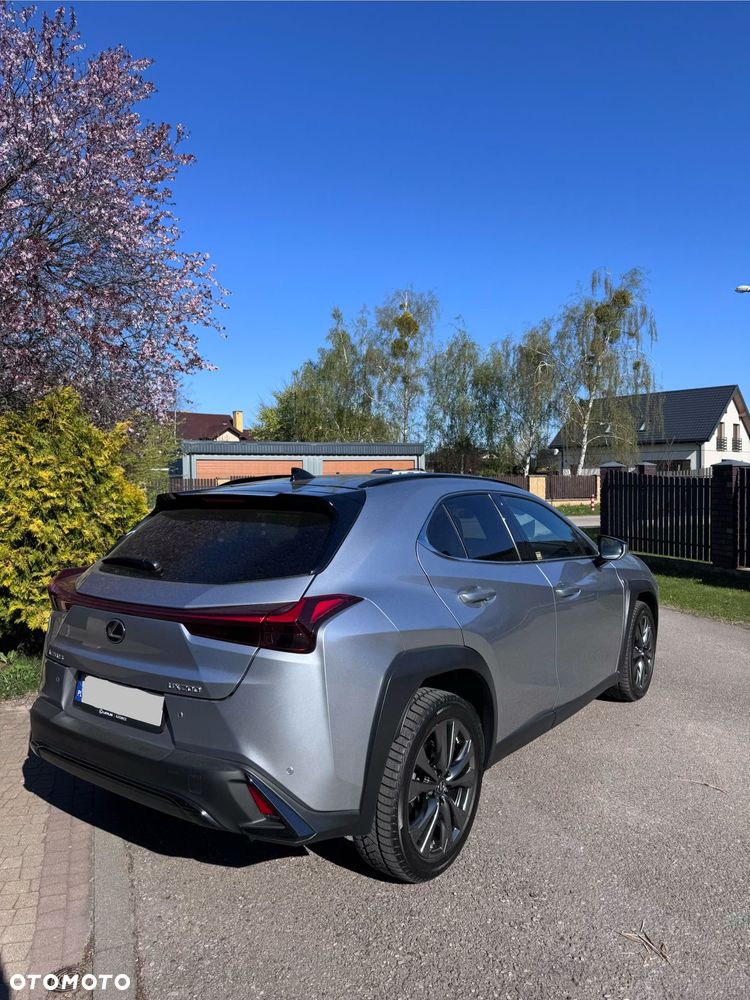 Lexus UX - 3