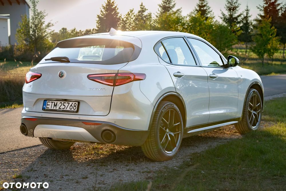 Alfa Romeo Stelvio 2.0 Turbo TI Q4 - 3