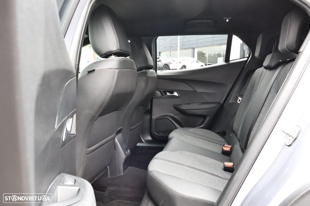 Peugeot 2008 1.2 Hybrid Allure e-DCS6 - 17