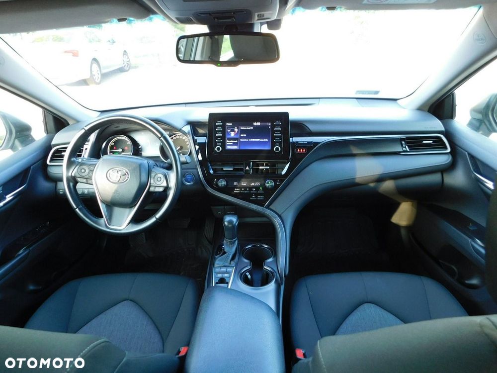 Toyota Camry - 5