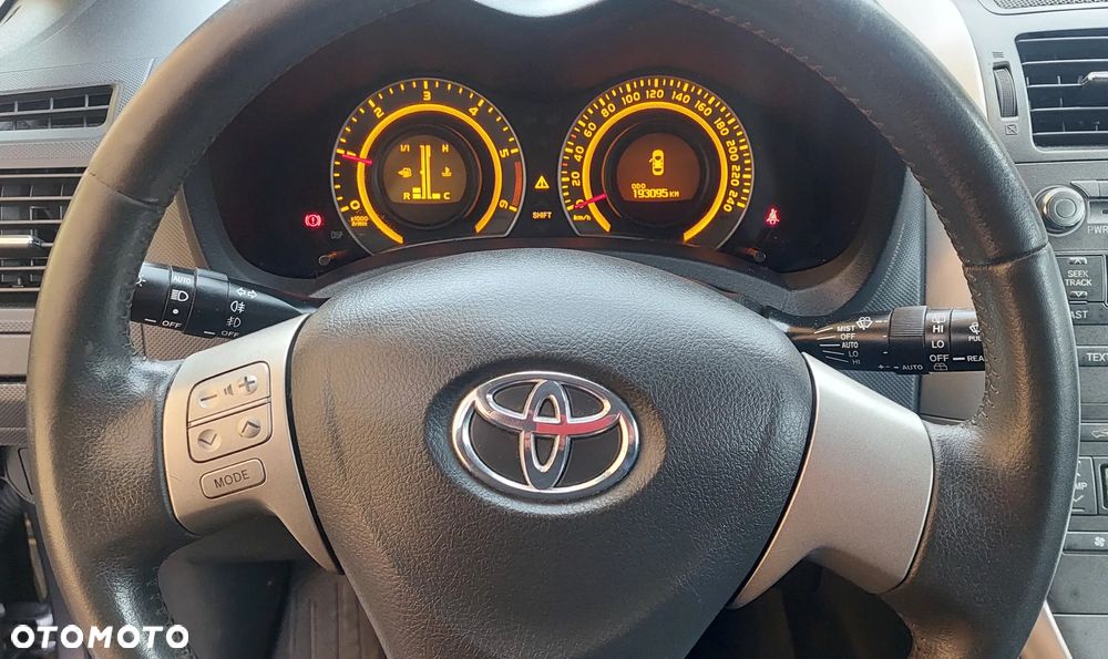 Toyota Auris 1.4 D-4D - 26