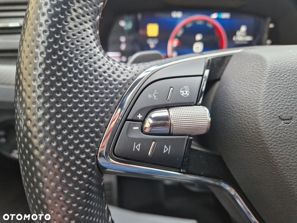 Skoda Superb 2.0 TDI SCR Sportline DSG - 32