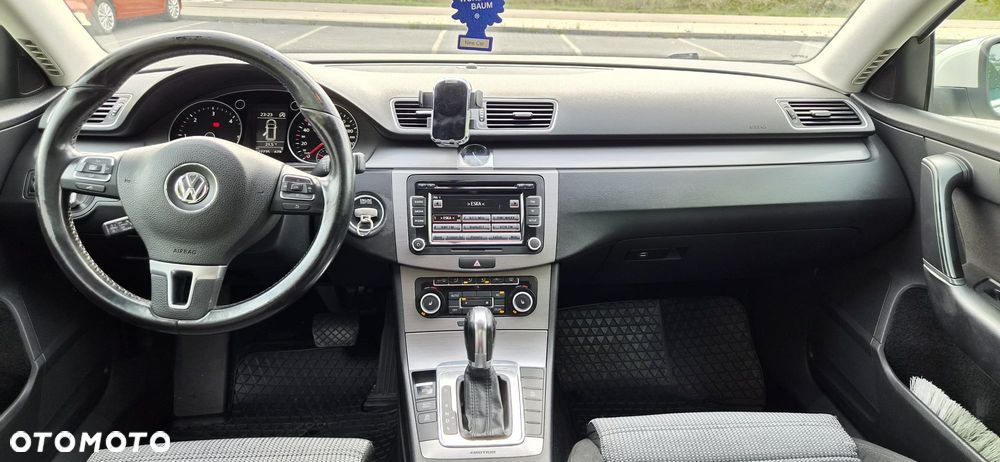 Volkswagen Passat 2.0 TDI Comfortline DSG - 6