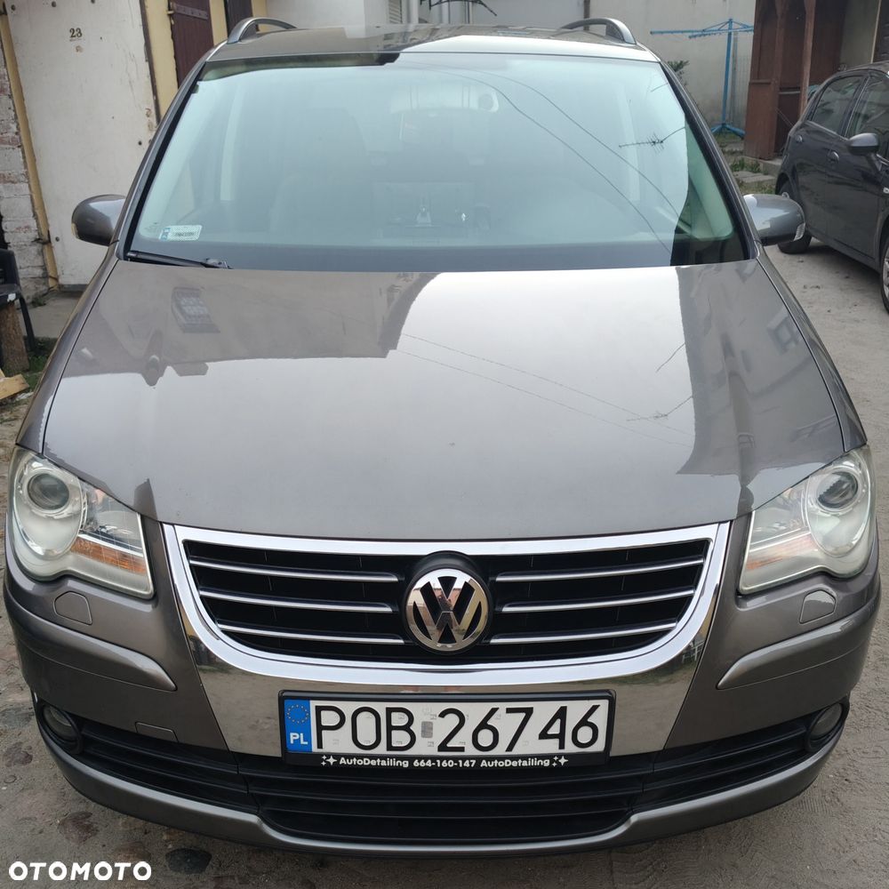 Volkswagen Touran - 4