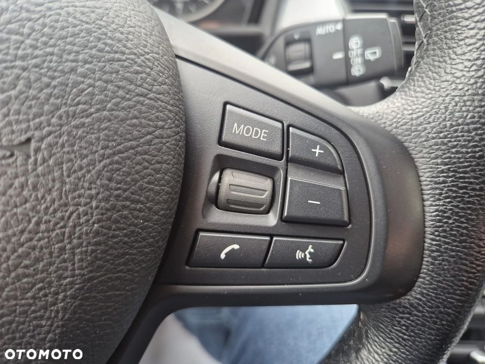 BMW Seria 2 218d Advantage - 28
