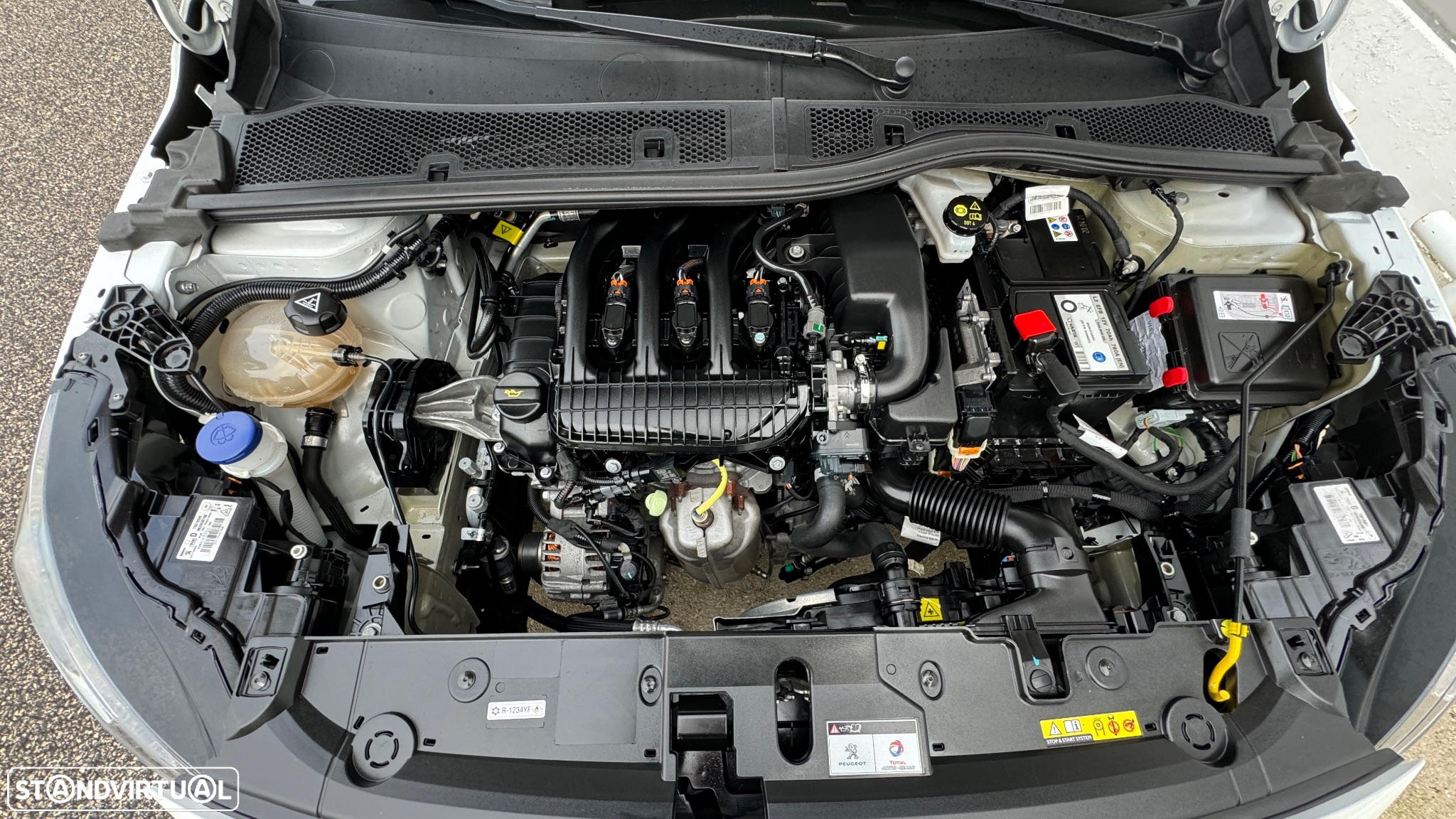 Peugeot 208 1.2 PureTech Active Pack - 37