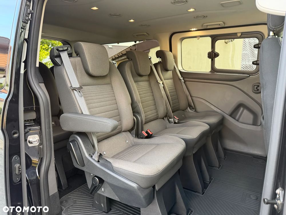 Ford Tourneo Custom - 16