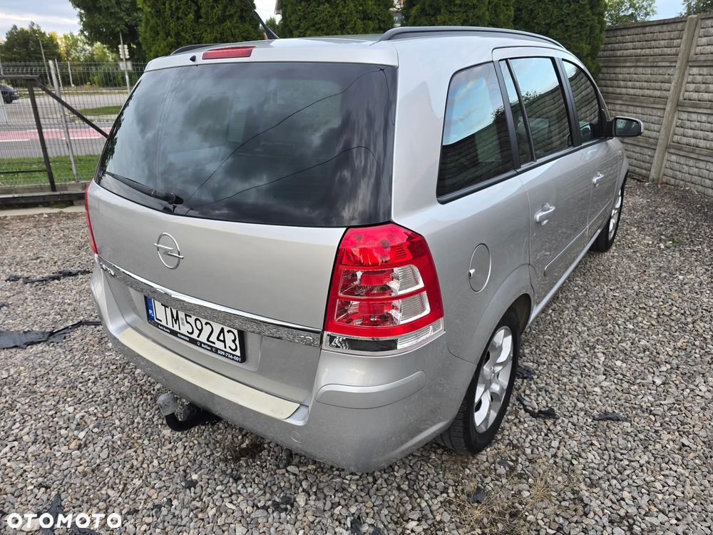 Opel Zafira 1.8 Cosmo - 27
