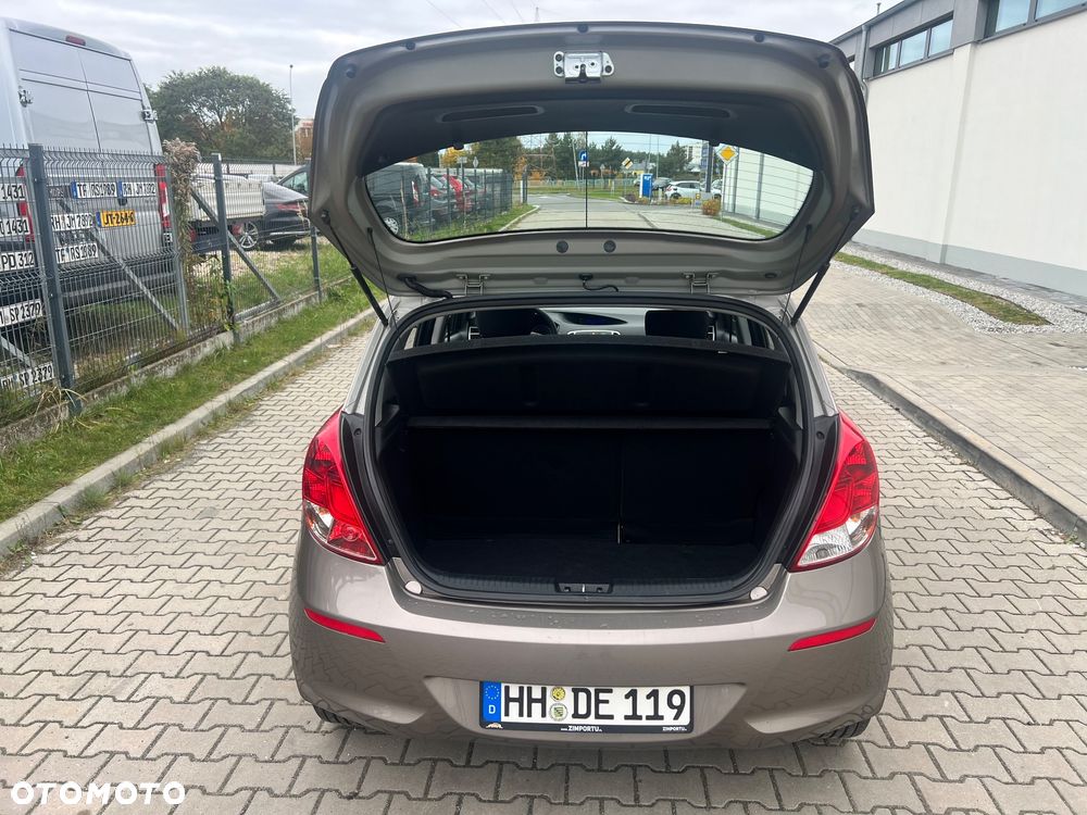 Hyundai i20 1.2 Trend - 14