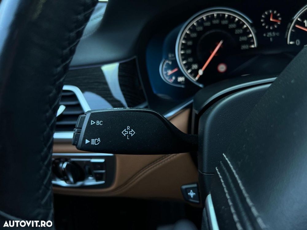 BMW Seria 7 - 32