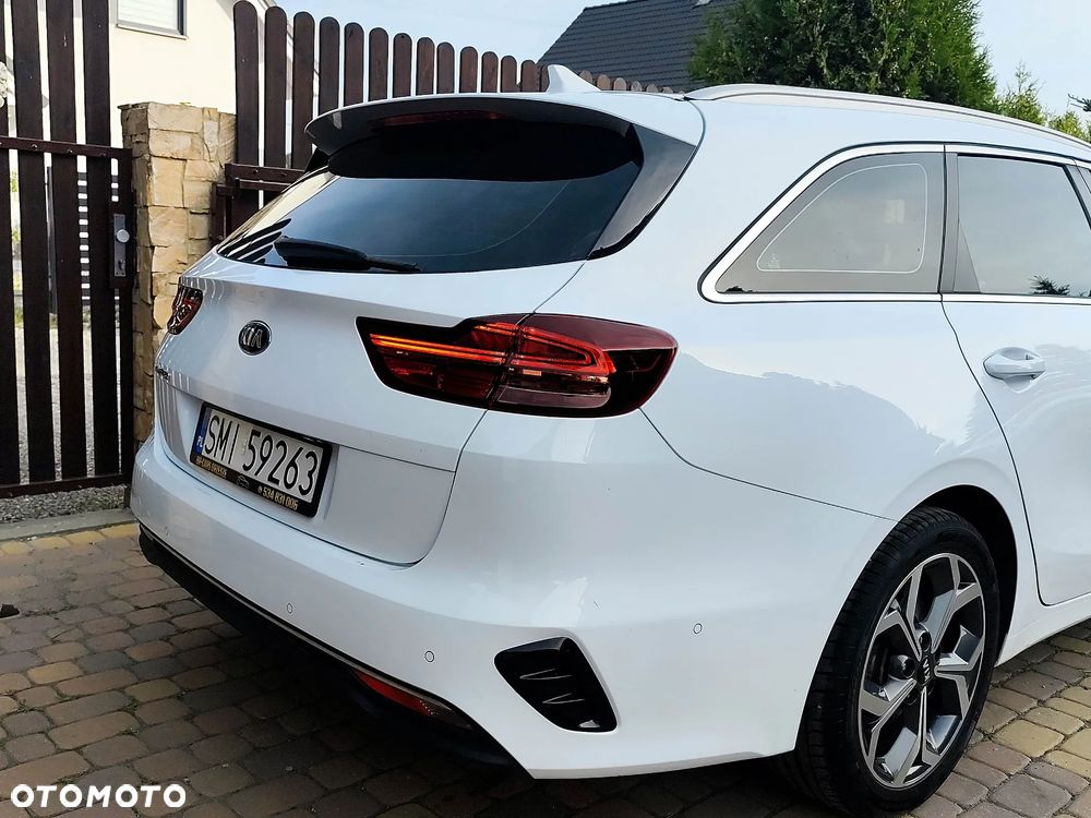 Kia Ceed 1.6 CRDi (48V Mild-Hybrid) Platinum - 36