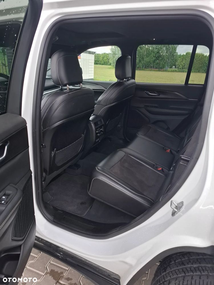 Jeep Grand Cherokee - 15