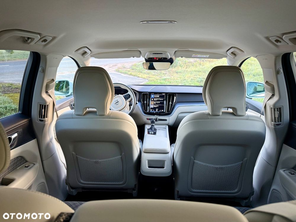Volvo XC 60 D4 Momentum Pro - 7