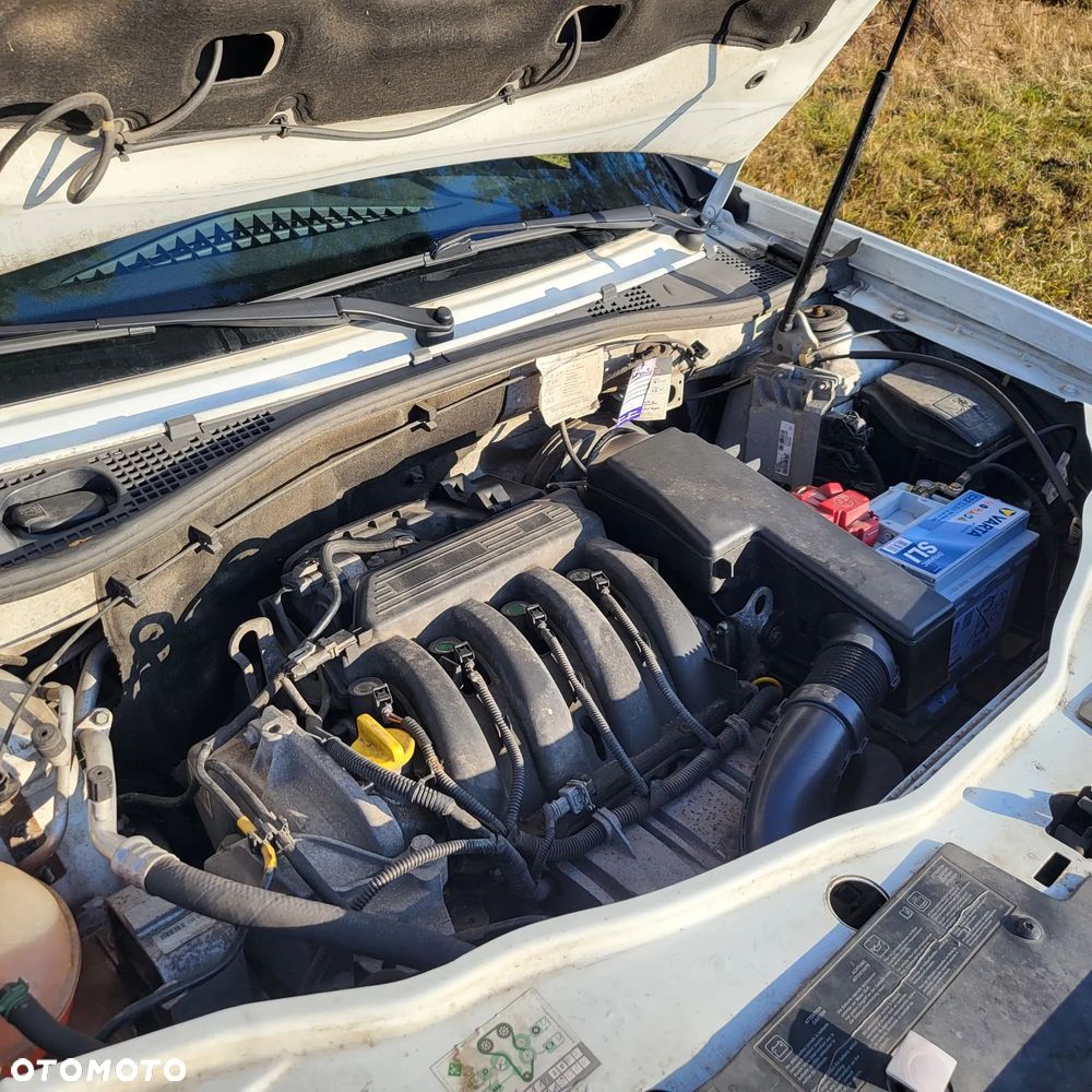 Dacia Duster 1.6 16V 105 4x2 Laureate - 11