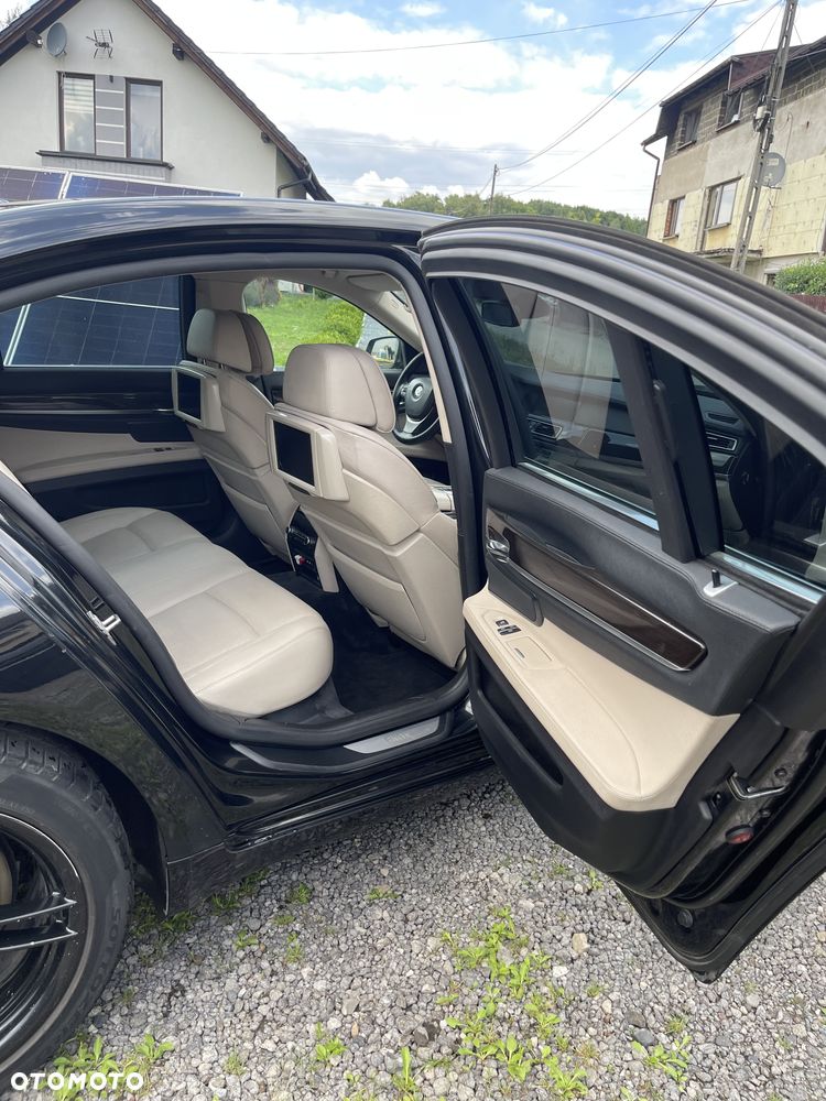 BMW Seria 7 740d xDrive - 28