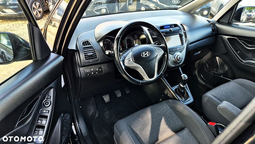 Hyundai ix20 1.4 Premium blue - 27