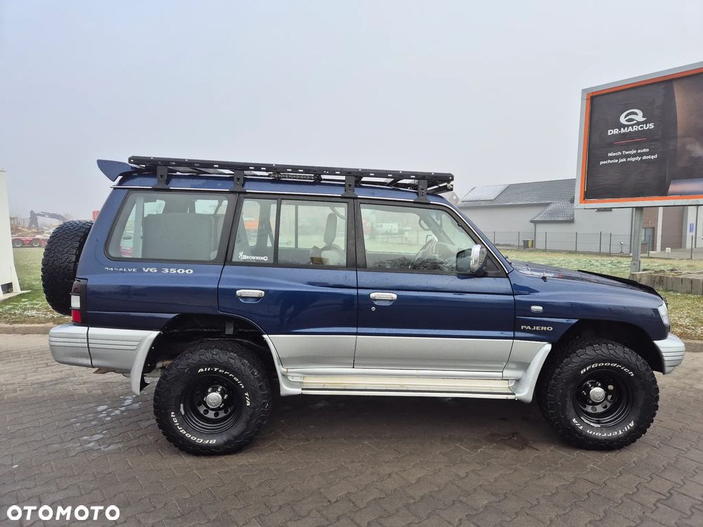 Mitsubishi Pajero - 26