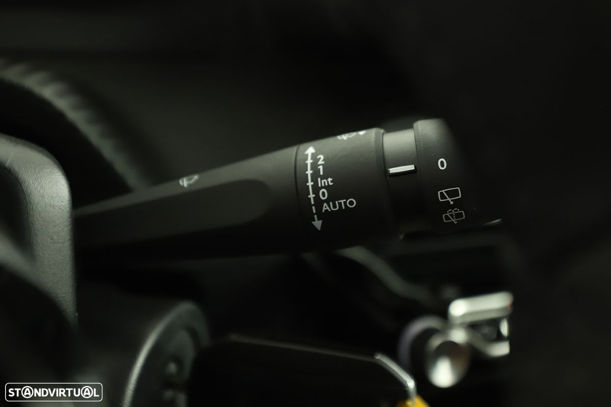 Peugeot 2008 1.2 PureTech Allure - 19
