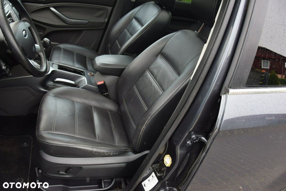 Ford Kuga - 27
