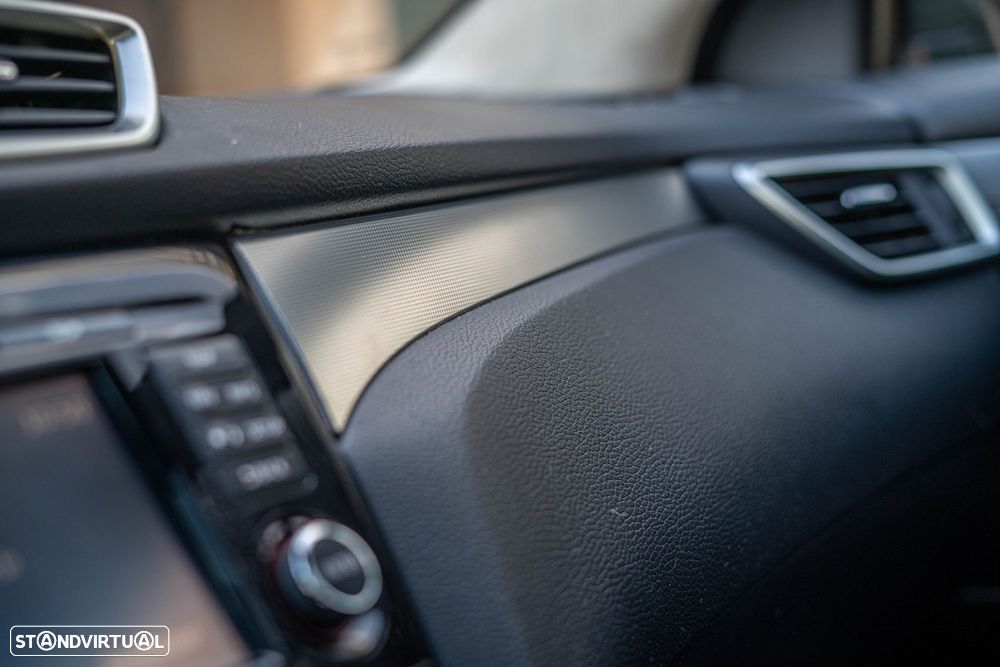 Nissan Qashqai 1.2 DIG-T N-Connecta 18 - 34