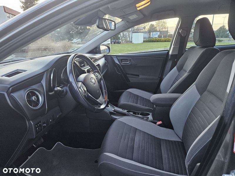 Toyota Auris - 10