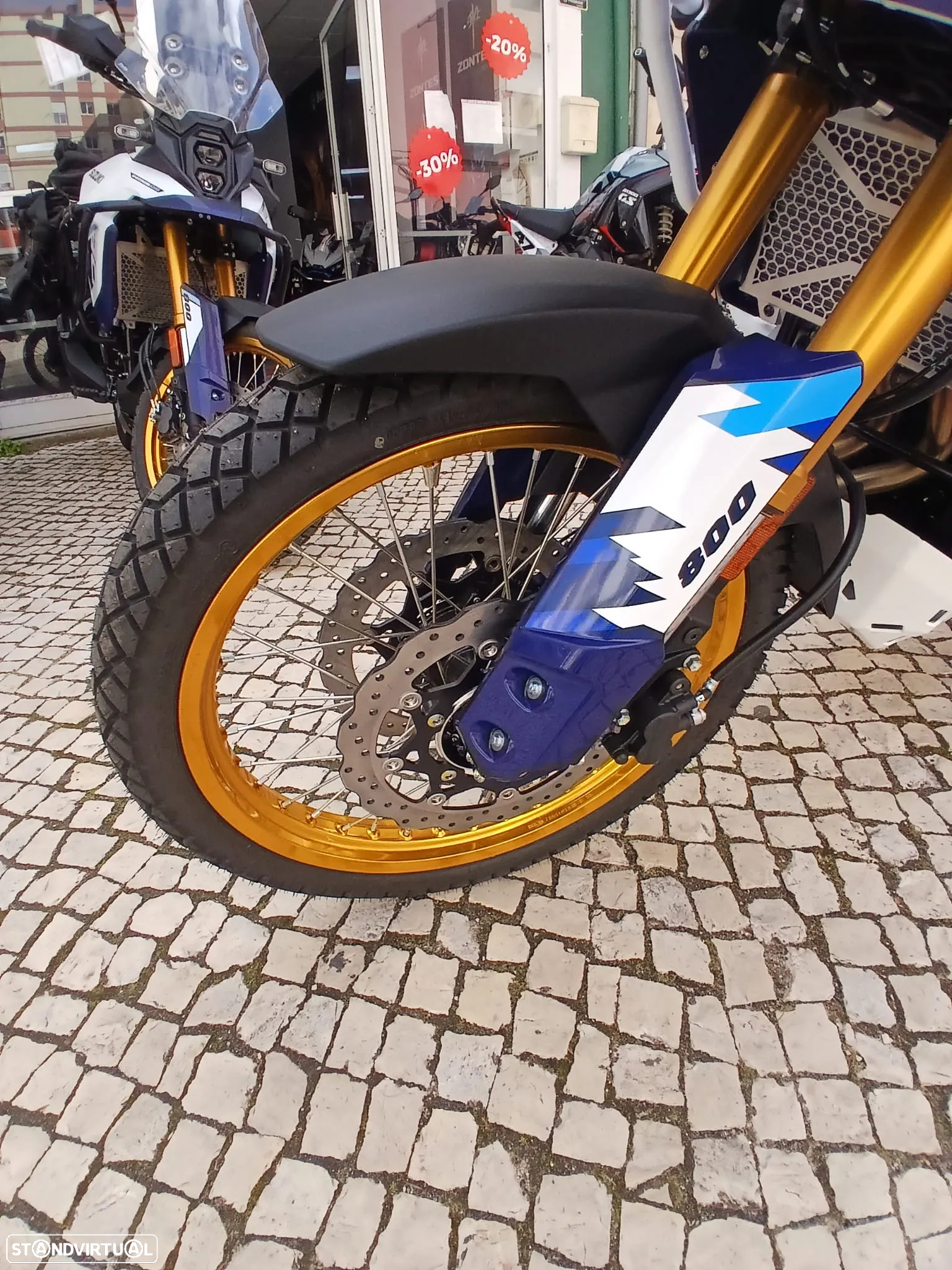 Suzuki V STROM Heritage 800 DE - 22