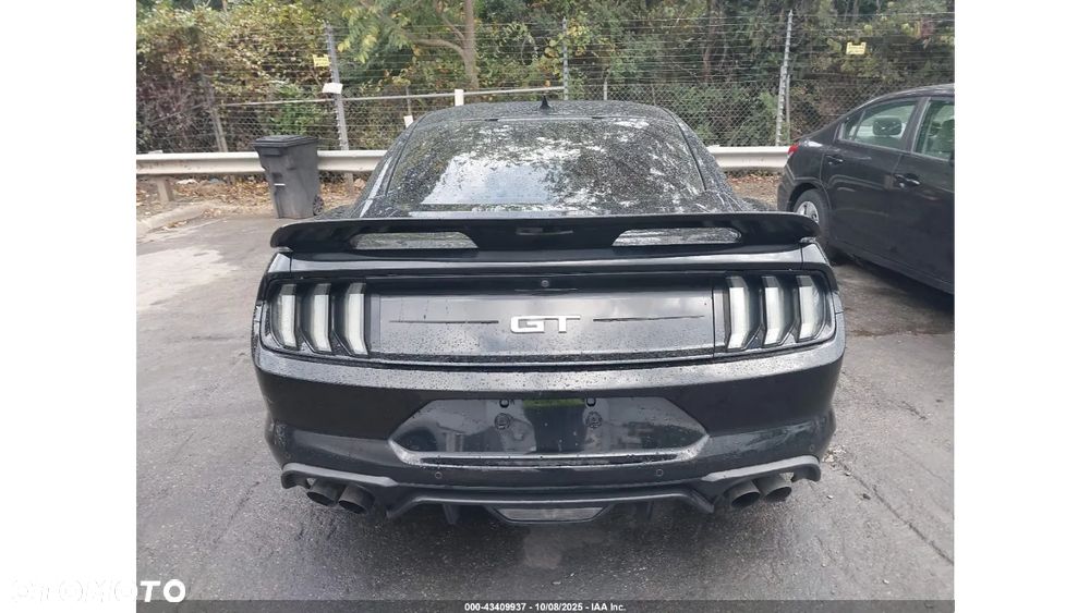 Ford Mustang - 7