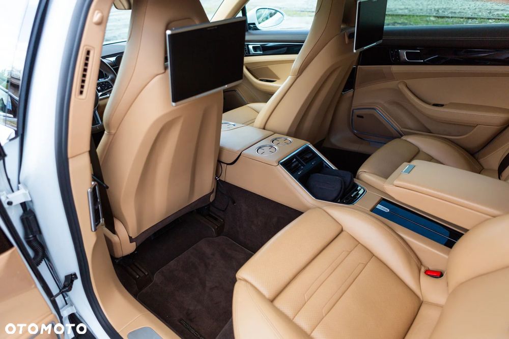 Porsche Panamera 4 Executive - 10