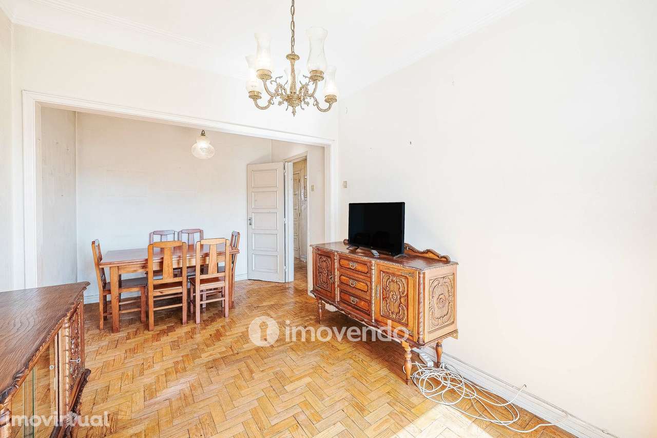 Apartamento T2 com duas varandas, na Graça, em Lisboa - Grande imagem: 5/39