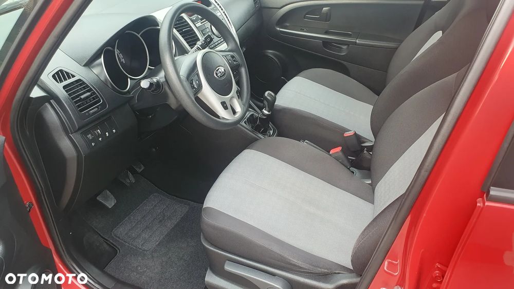 Kia Venga 1.4 CVVT Business Line - 11
