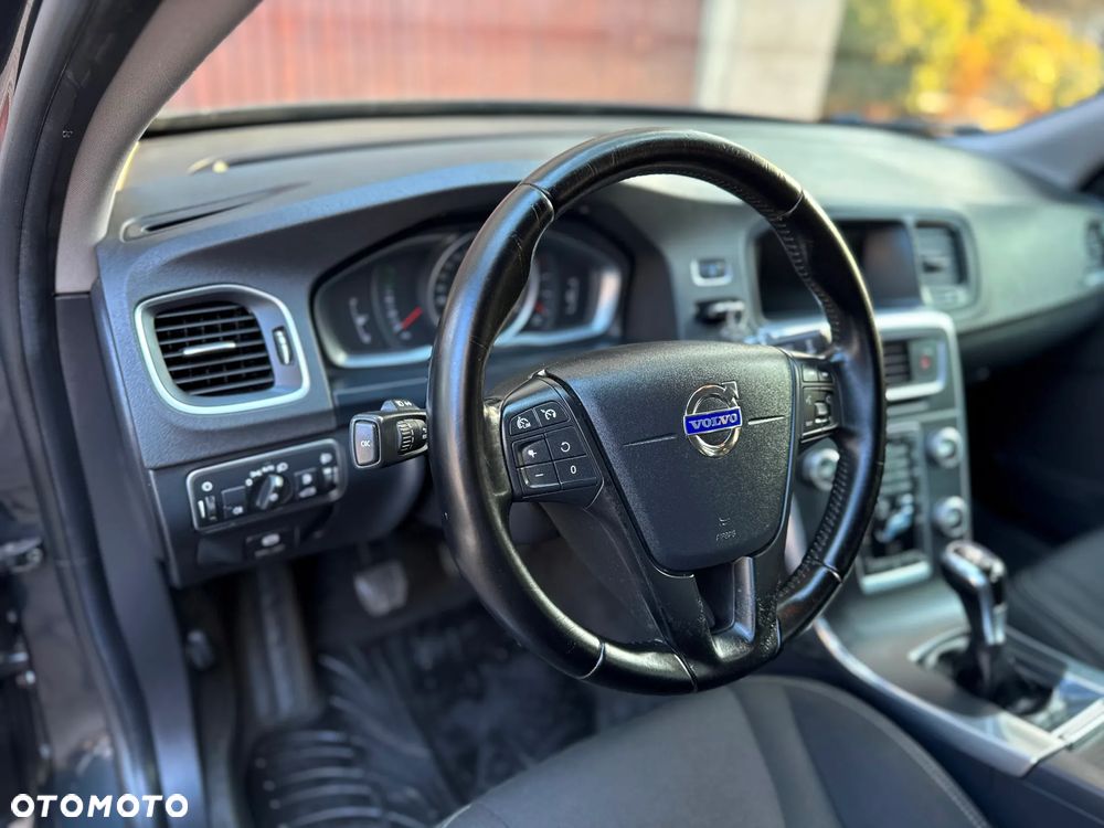 Volvo V60 D4 Drive-E Momentum - 18