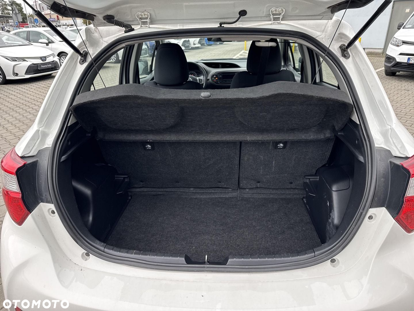 Toyota Yaris - 12