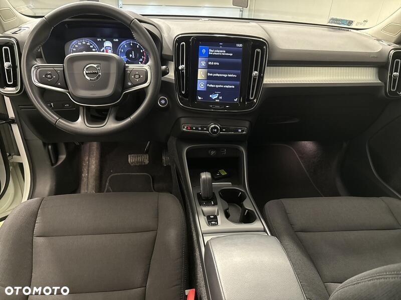 Volvo XC 40 T3 Momentum - 22