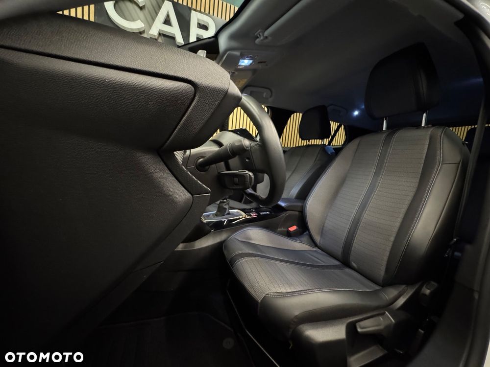 Peugeot 2008 1.2 PureTech Allure S&S - 6